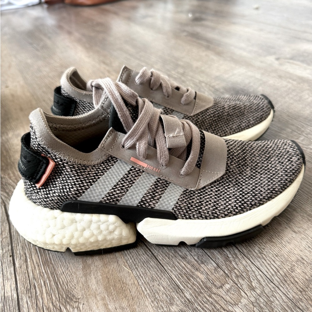 Adidas women’s 5.5